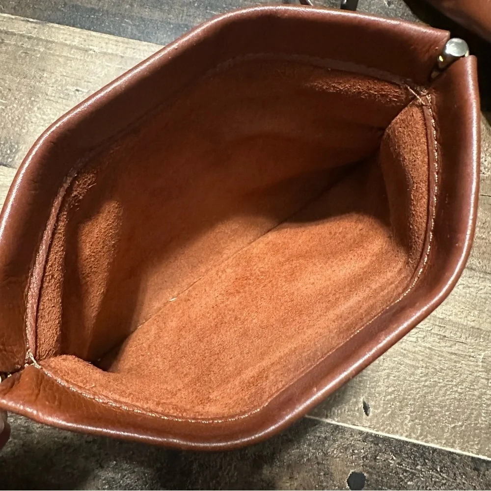 Kempton & Co Cowdray Hobo - Rust Stud